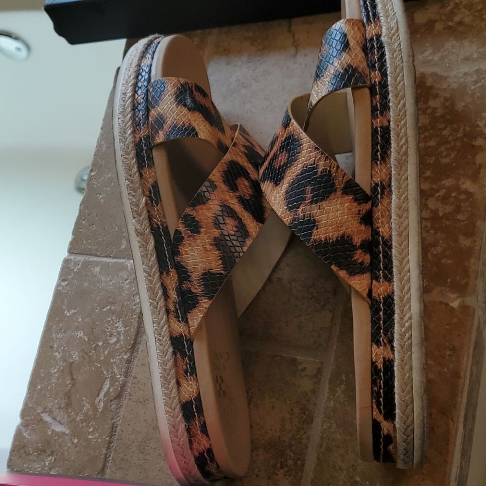 Leopard Print Slides - Picture 5 of 6